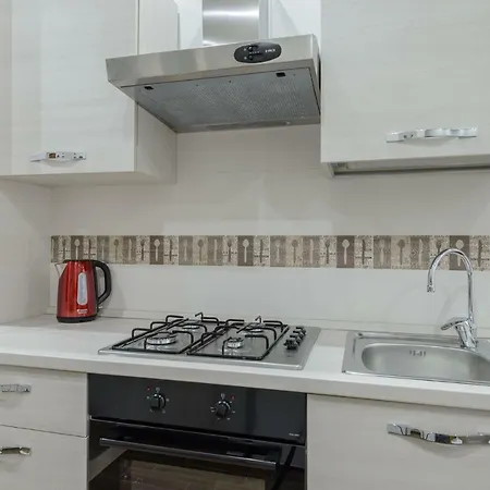 Central Cornelia Apartman